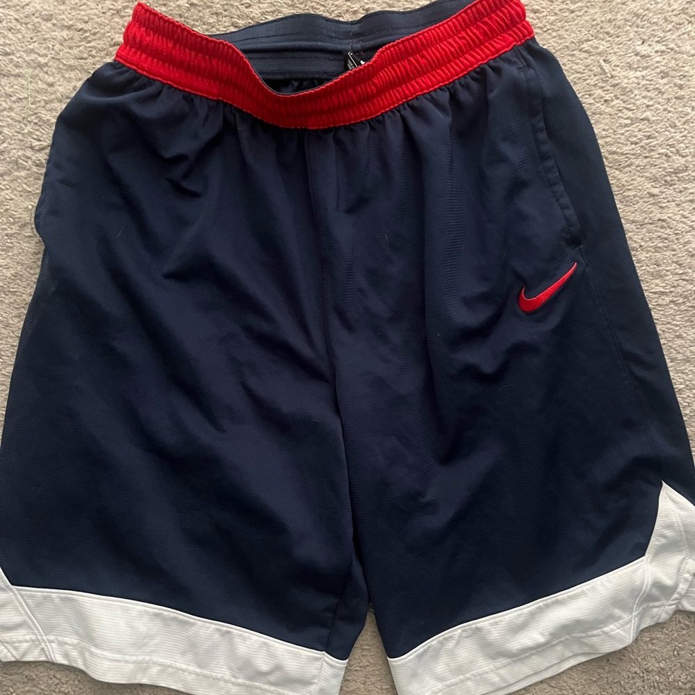Nike basketball shorts large